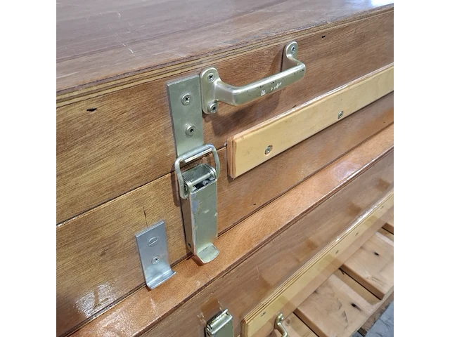 2x houten transportkist en 1x lessenaar - afbeelding 2 van  10