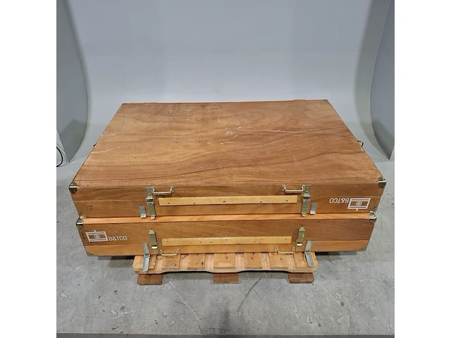 2x houten transportkist en 1x lessenaar - afbeelding 7 van  10
