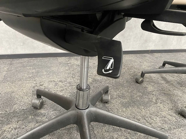 2x huislijk - ergonomische bureaustoel - beige leder - afbeelding 5 van  13