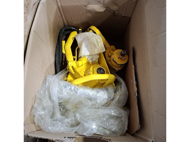 2x hydraulische afkortzaag en 1x hydraulische slagmoersleutel, o.a stanley, laco, o.a co23 - afbeelding 3 van  11