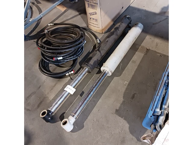 2x hydraulische cilinder - afbeelding 9 van  16