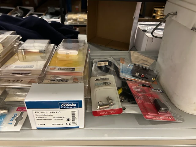 2x inhoud stellingvak bouwmarktartikelen - afbeelding 7 van  9