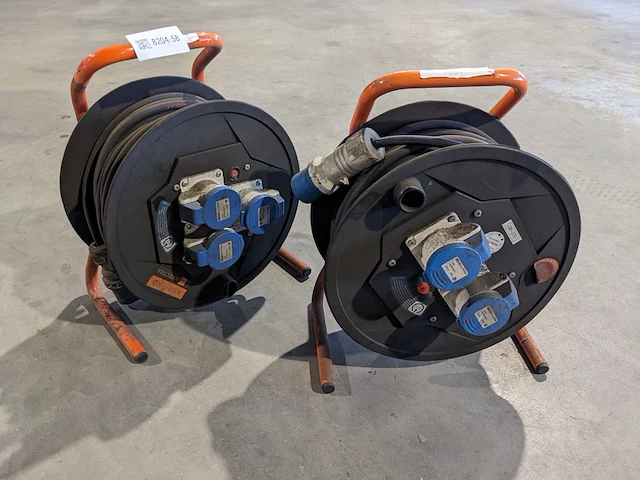 2x kabelhaspel - afbeelding 1 van  3