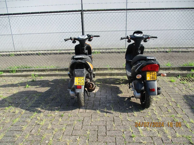 2x keeway hurricane - bromscooter - 2 tact - scooter - afbeelding 9 van  12