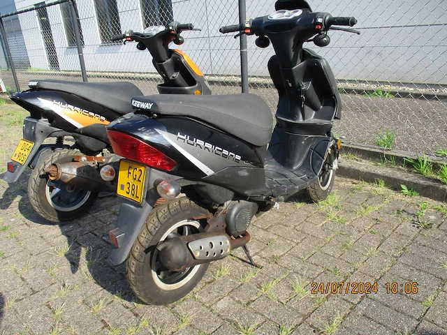 2x keeway hurricane - bromscooter - 2 tact - scooter - afbeelding 10 van  12