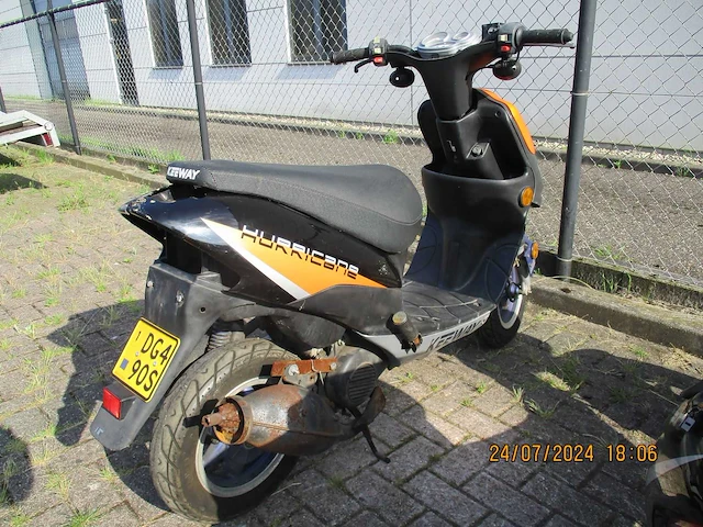 2x keeway hurricane - bromscooter - 2 tact - scooter - afbeelding 11 van  12