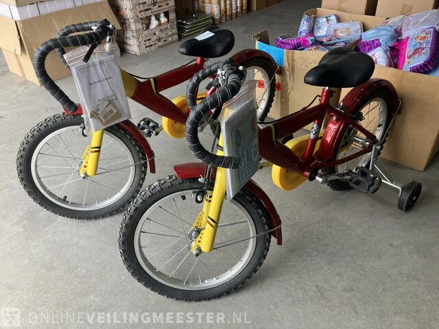 2x kinderfietsen, rood geel - afbeelding 1 van  4