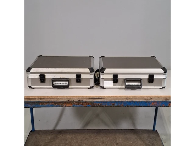 2x koffer - afbeelding 1 van  7