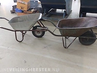 2x kruiwagen op massieve band