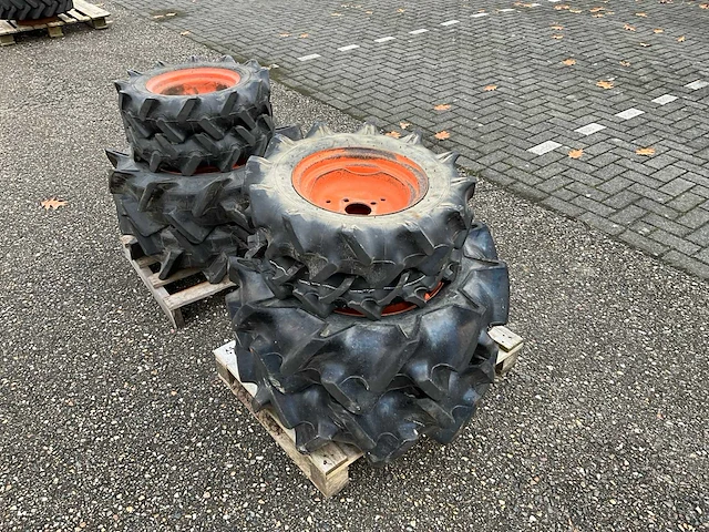 2x kubota minitractor wielen set - afbeelding 3 van  9