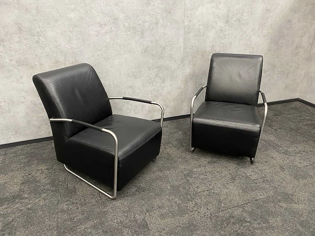 2x kunstlederen lounge fauteuil - afbeelding 1 van  7