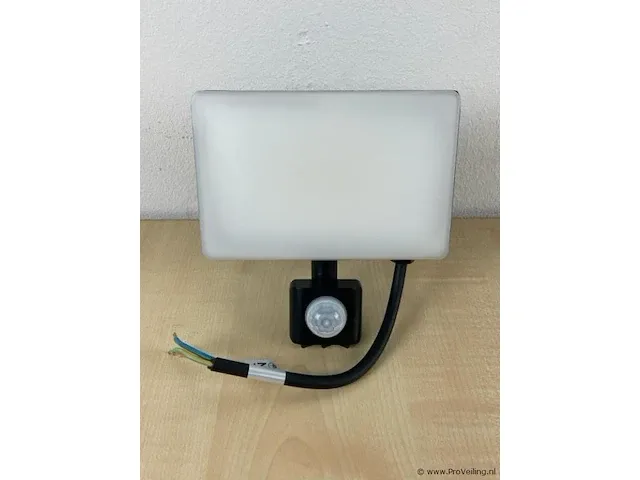 2x led straler ultra-flat+sensor 30watt - afbeelding 2 van  2