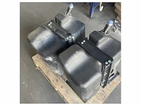 2x man truck ad-blue reservoir zwart - afbeelding 2 van  3