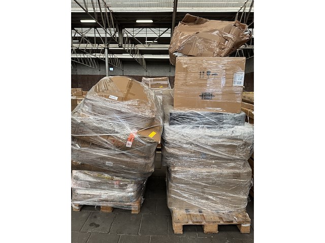 2x mix pallet retouren w.o. make-up tafels, wasmanden en stellingkasten - afbeelding 1 van  8