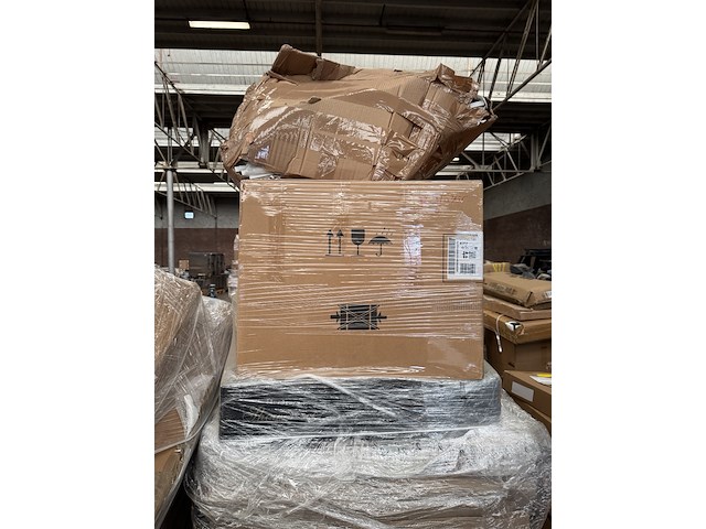 2x mix pallet retouren w.o. make-up tafels, wasmanden en stellingkasten - afbeelding 3 van  8