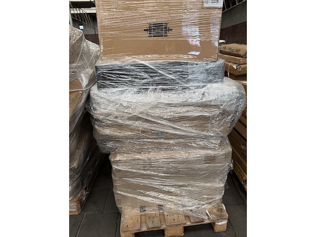 2x mix pallet retouren w.o. make-up tafels, wasmanden en stellingkasten - afbeelding 4 van  8