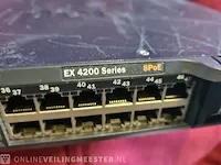 2x network switch juniper, ex4200 48 ports / 8poe, donkergrijs / antraciet - afbeelding 4 van  10