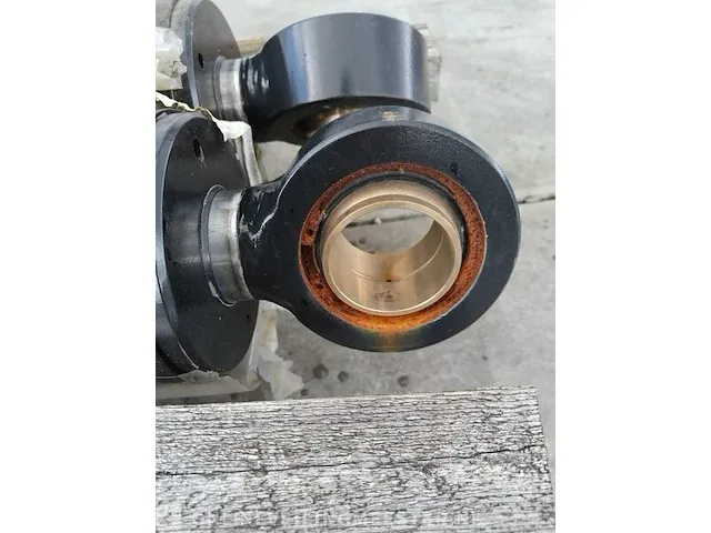 2x nieuwe hydraulische cilinders servi, cd210ss140/70x1350hrt, zwart - afbeelding 2 van  3