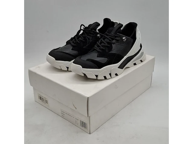 2x paar schoenen, maat 39, calvin klein - afbeelding 1 van  11