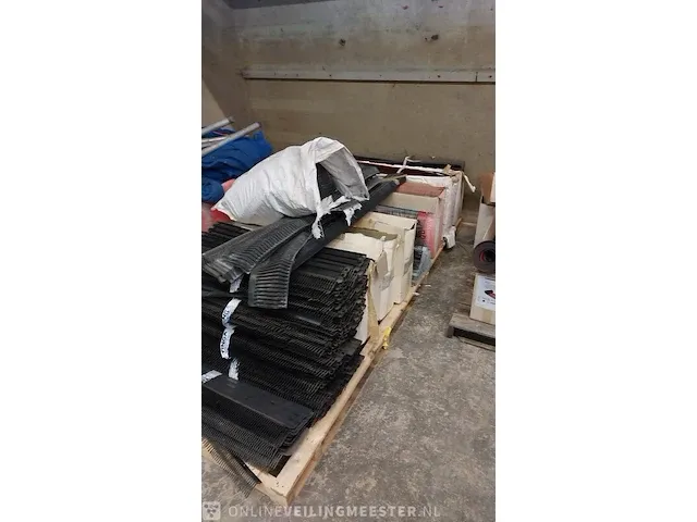 2x pallet vogelschroot en ondervorst - afbeelding 7 van  13