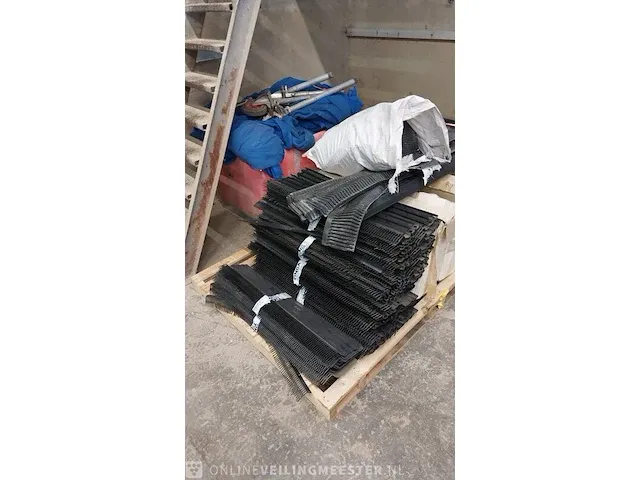 2x pallet vogelschroot en ondervorst - afbeelding 8 van  13