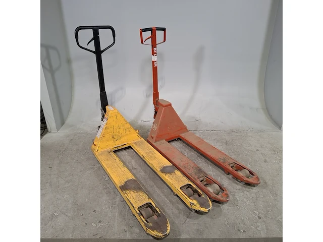 2x palletwagen, o.a. bt-lifter, o.a l2000/10 - afbeelding 1 van  15