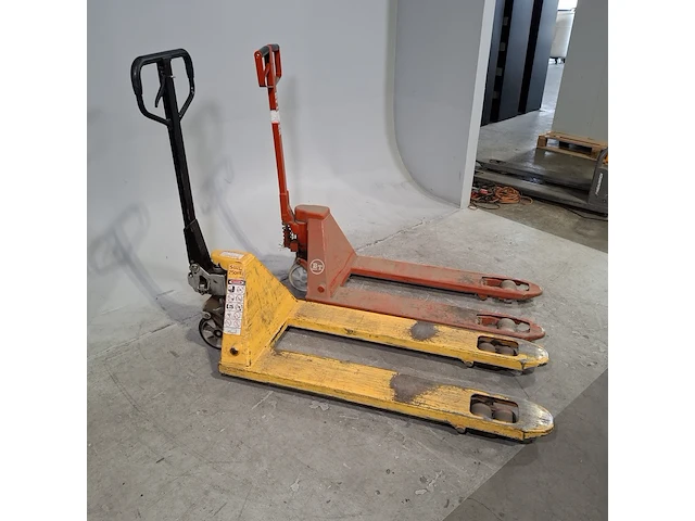 2x palletwagen, o.a. bt-lifter, o.a l2000/10 - afbeelding 8 van  15