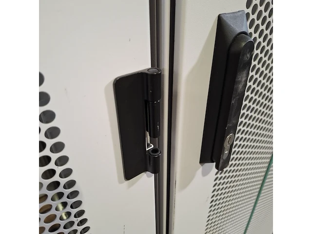 2x patchkast, o.a black box - afbeelding 6 van  7