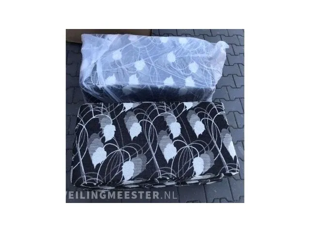 2x poef zwart met bloemen - afbeelding 1 van  2