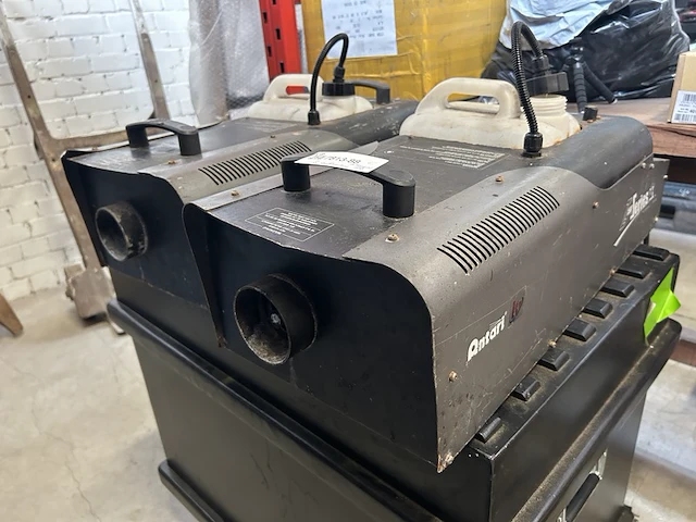 2x rookmachine met transportkist verrijdbaar, antari, z-1500 ii - afbeelding 1 van  6