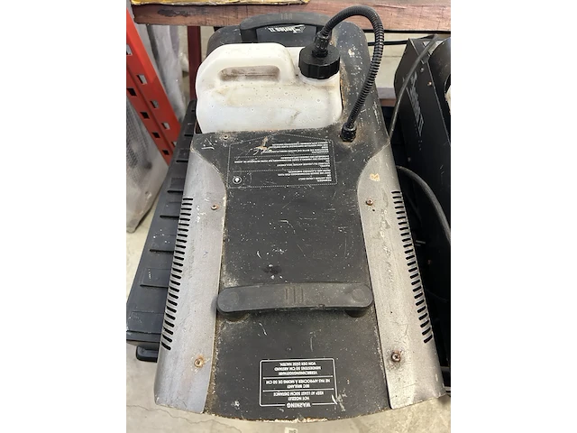2x rookmachine met transportkist verrijdbaar, antari, z-1500 ii - afbeelding 4 van  6