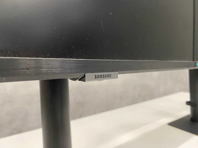 2x samsung s24a600ucu - 24" monitor op voet - dp, hdmi - afbeelding 13 van  15