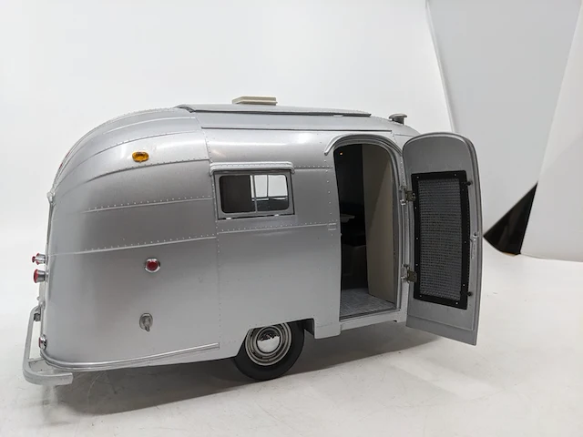 2x schaalmodel, auto en caravan o.a. motor city classics - afbeelding 4 van  20
