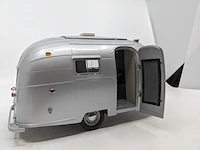 2x schaalmodel, auto en caravan o.a. motor city classics - afbeelding 4 van  20