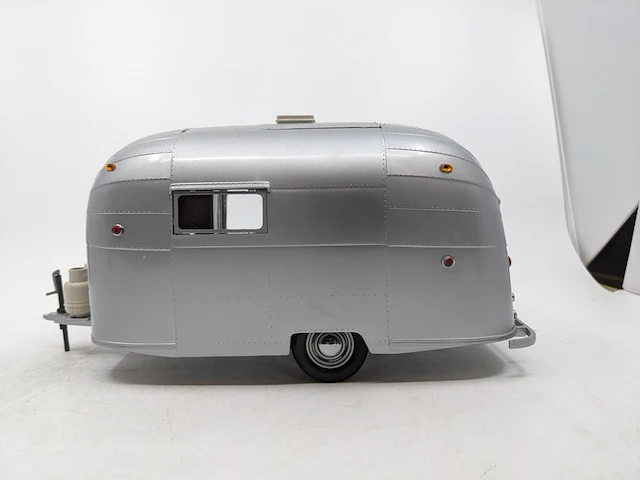 2x schaalmodel, auto en caravan o.a. motor city classics - afbeelding 6 van  20