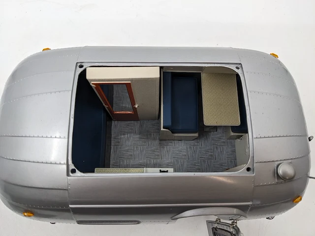 2x schaalmodel, auto en caravan o.a. motor city classics - afbeelding 9 van  20