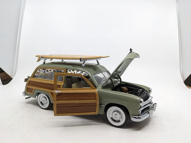 2x schaalmodel, auto en caravan o.a. motor city classics - afbeelding 14 van  20