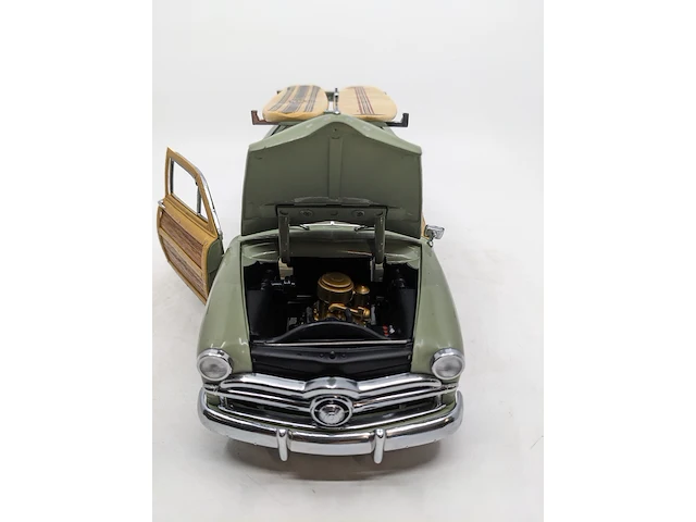 2x schaalmodel, auto en caravan o.a. motor city classics - afbeelding 15 van  20