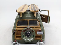 2x schaalmodel, auto en caravan o.a. motor city classics - afbeelding 18 van  20