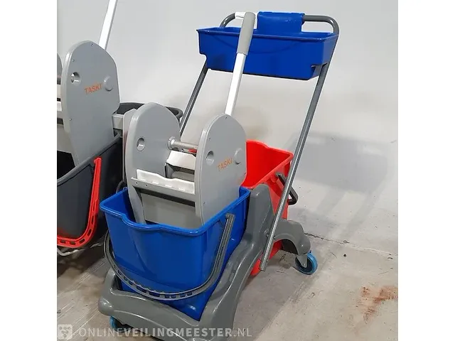 2x schoonmaak kar diversey - afbeelding 6 van  13