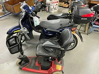 2x scooter en scootmobiel - afbeelding 1 van  17