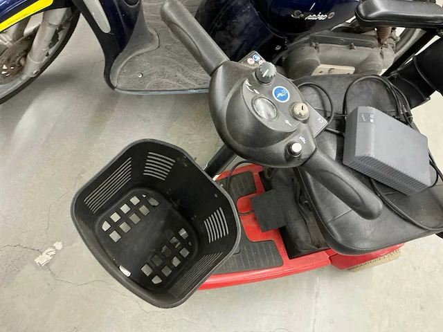 2x scooter en scootmobiel - afbeelding 3 van  17