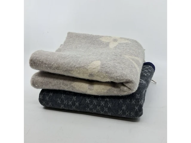 2x sjaal, louis vuitton - afbeelding 1 van  12
