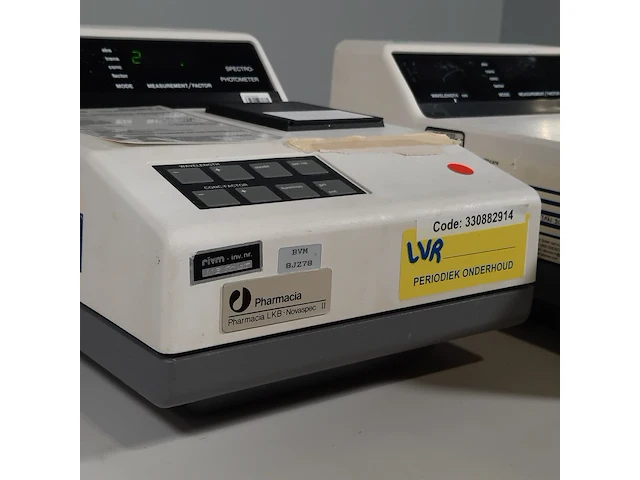 2x spectrometer, pharmacia, novaspec ii - afbeelding 11 van  11