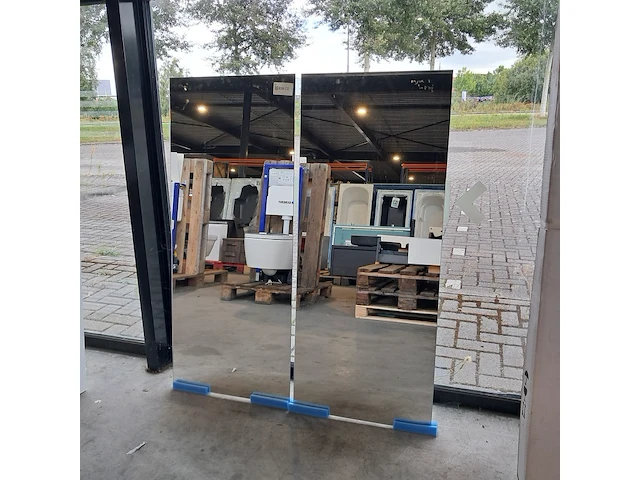 2x spiegel, martens design, londen - afbeelding 1 van  4