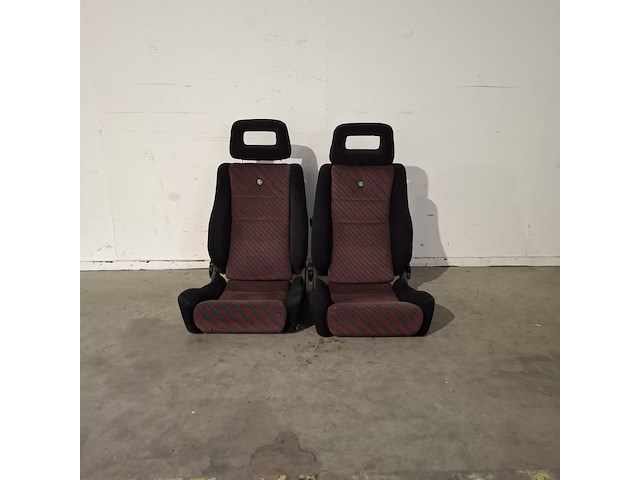 2x sportstoelen zonder geleiders en bevestiging - afbeelding 1 van  9