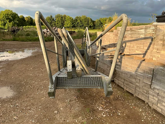 2x stalen trap. - afbeelding 5 van  10