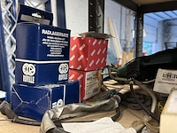 2x stelling met inhoud auto accessoires, onderdelen en gereedschap w.o. bosch, ruville, volkswagen, ferm - afbeelding 10 van  25