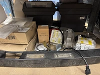 2x stelling met inhoud auto accessoires, onderdelen en gereedschap w.o. bosch, ruville, volkswagen, ferm - afbeelding 13 van  25