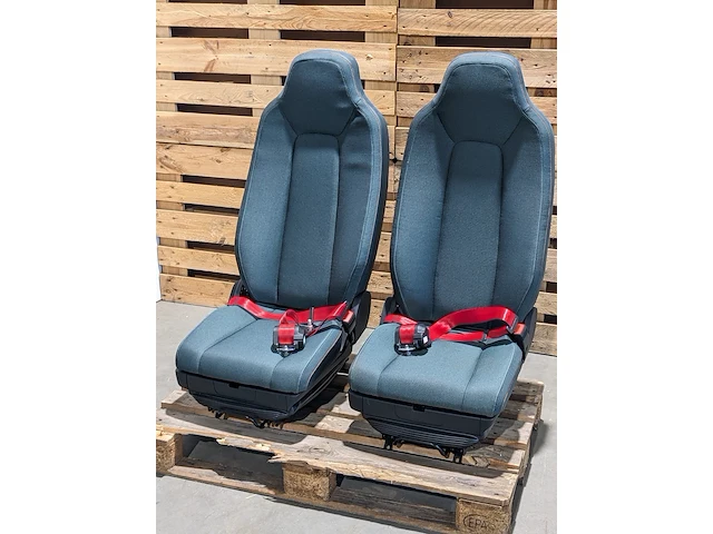 2x stoel voor o.a. volvo fe - afbeelding 1 van  12